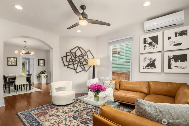 325 23rd Avenue E, Seattle, WA 98112