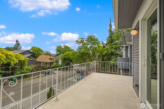 325 23rd Avenue E, Seattle, WA 98112