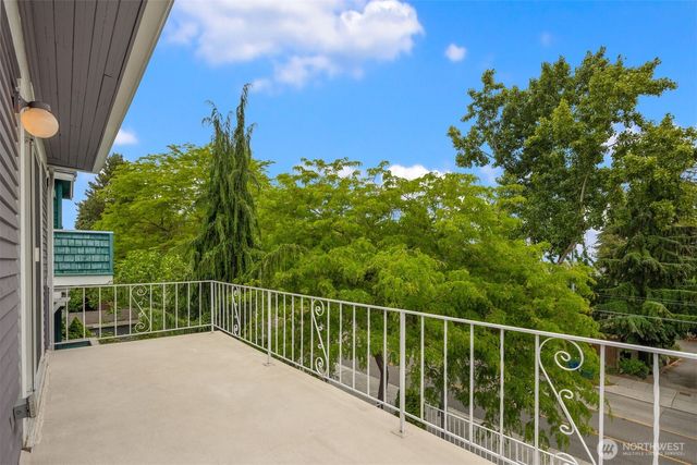 325 23rd Avenue E, Seattle, WA 98112