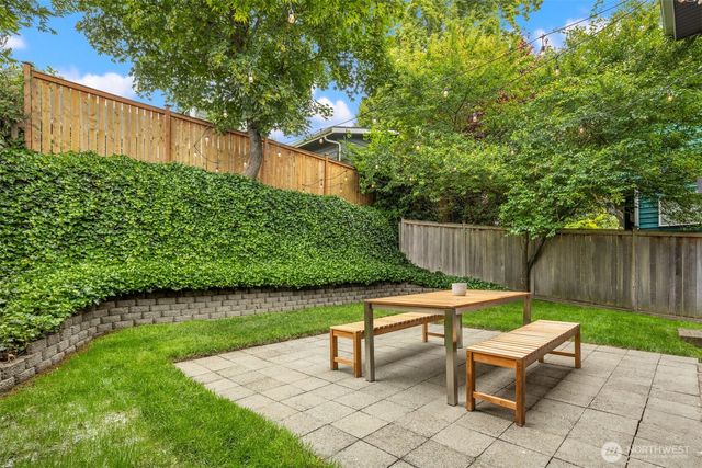 325 23rd Avenue E, Seattle, WA 98112