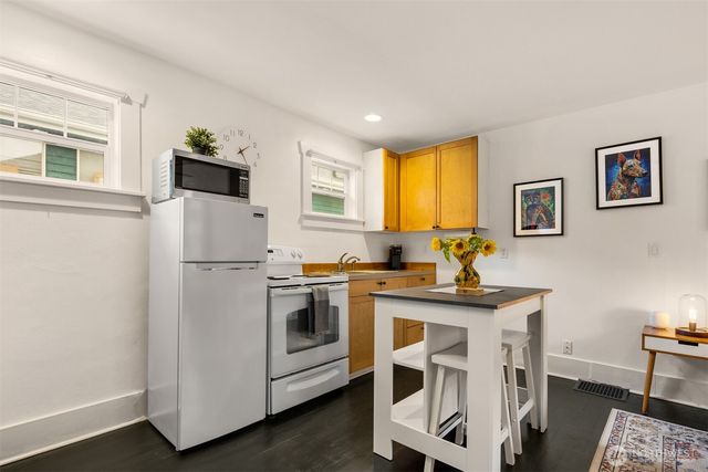 325 23rd Avenue E, Seattle, WA 98112