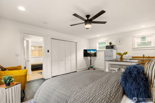 325 23rd Avenue E, Seattle, WA 98112