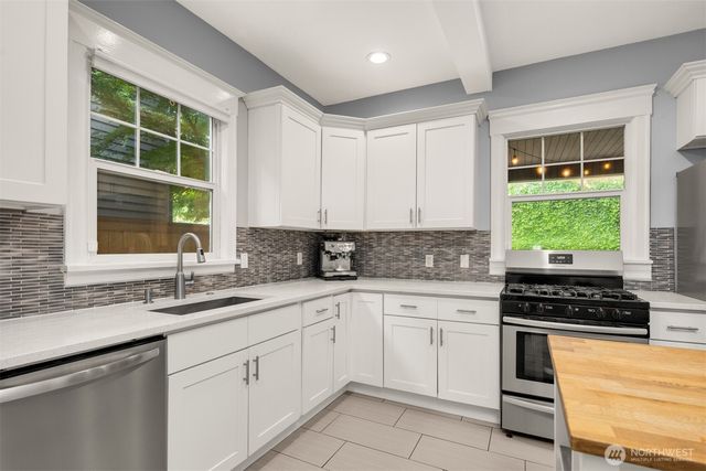 325 23rd Avenue E, Seattle, WA 98112