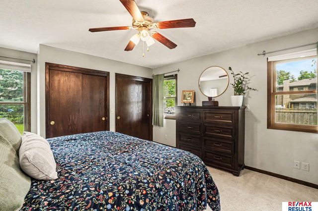808 Hogan Drive, Papillion, NE 68046