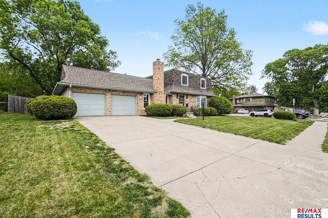808 Hogan Drive, Papillion, NE 68046