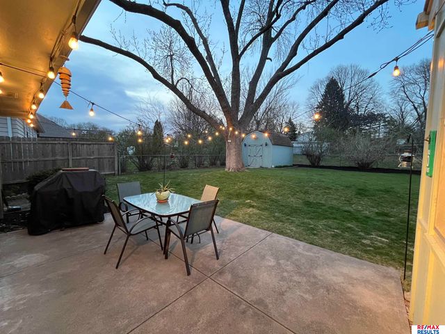808 Hogan Drive, Papillion, NE 68046