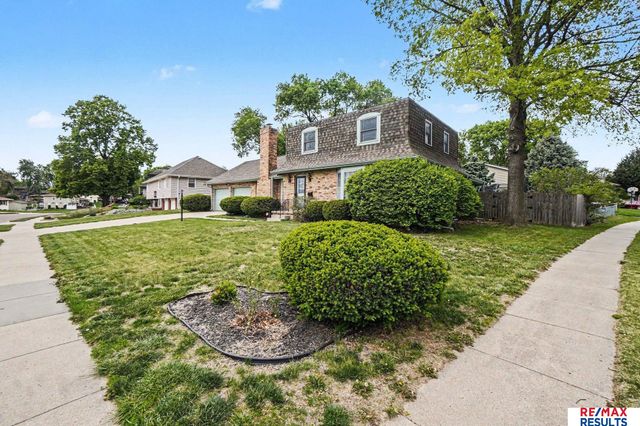 808 Hogan Drive, Papillion, NE 68046
