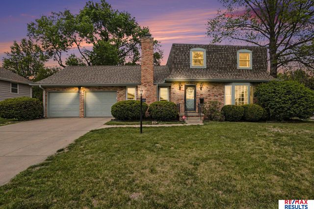 808 Hogan Drive, Papillion, NE 68046