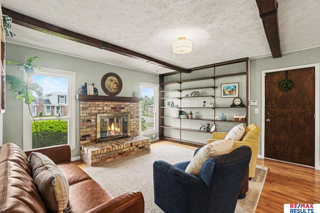 808 Hogan Drive, Papillion, NE 68046