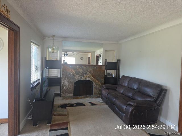 15940 Newburgh Road, Livonia, MI 48154