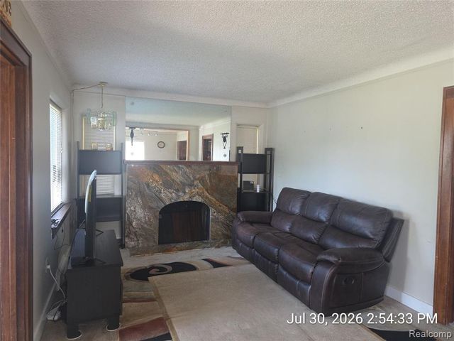15940 Newburgh Road, Livonia, MI 48154