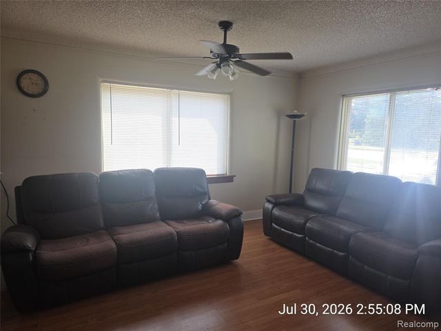 15940 Newburgh Road, Livonia, MI 48154