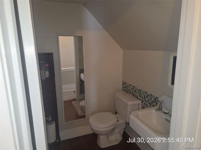 15940 Newburgh Road, Livonia, MI 48154