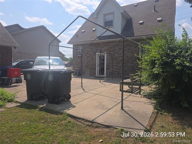 15940 Newburgh Road, Livonia, MI 48154