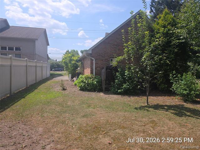 15940 Newburgh Road, Livonia, MI 48154