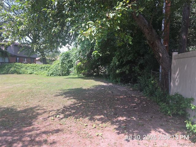 15940 Newburgh Road, Livonia, MI 48154