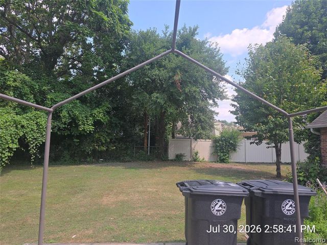 15940 Newburgh Road, Livonia, MI 48154