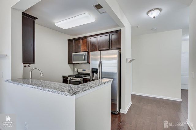 712 Strassle Way, South Plainfield, NJ 07080