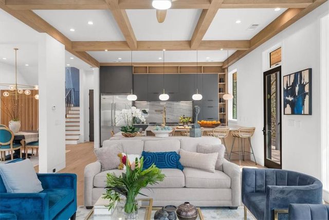 942 Peachtree Battle NW Circle, Atlanta, GA 30327