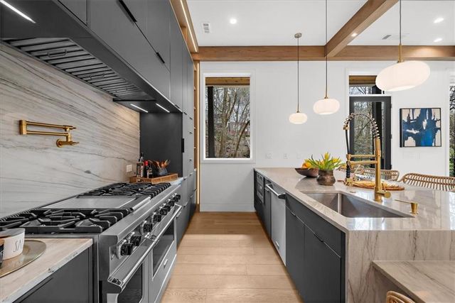 942 Peachtree Battle NW Circle, Atlanta, GA 30327