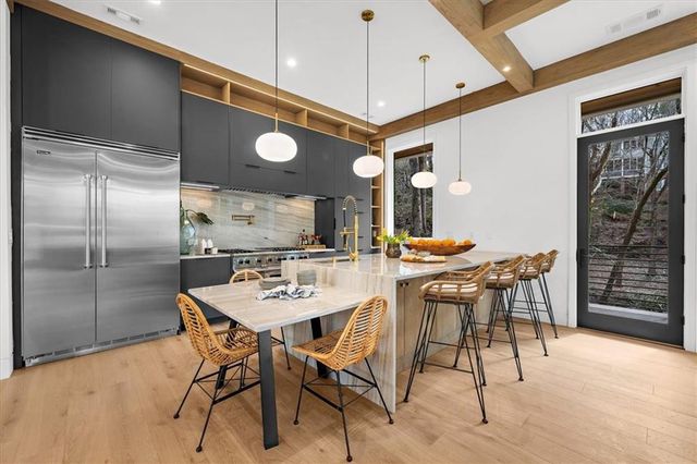 942 Peachtree Battle NW Circle, Atlanta, GA 30327