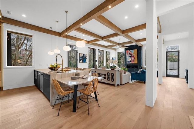 942 Peachtree Battle NW Circle, Atlanta, GA 30327