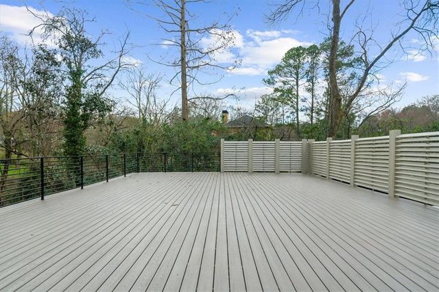 942 Peachtree Battle NW Circle, Atlanta, GA 30327