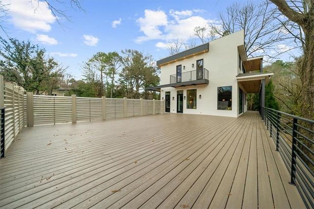 942 Peachtree Battle NW Circle, Atlanta, GA 30327