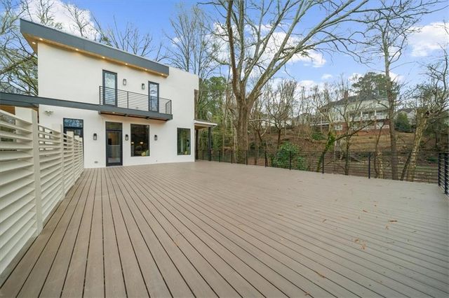 942 Peachtree Battle NW Circle, Atlanta, GA 30327