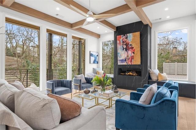 942 Peachtree Battle NW Circle, Atlanta, GA 30327