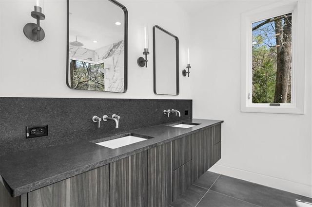 942 Peachtree Battle NW Circle, Atlanta, GA 30327