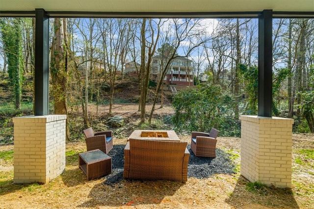 942 Peachtree Battle NW Circle, Atlanta, GA 30327