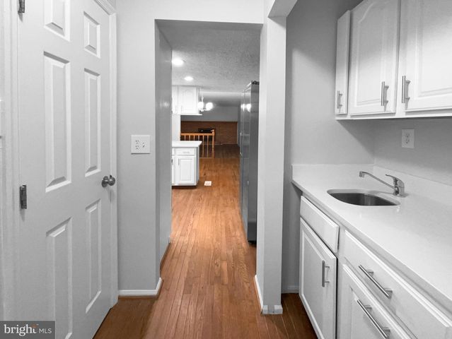 1 PEMBROOKE VIEW CT, Gaithersburg, MD 20877