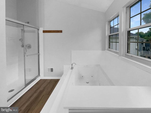 1 PEMBROOKE VIEW CT, Gaithersburg, MD 20877