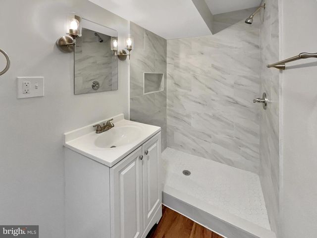 1 PEMBROOKE VIEW CT, Gaithersburg, MD 20877