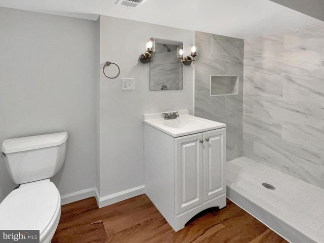 1 PEMBROOKE VIEW CT, Gaithersburg, MD 20877