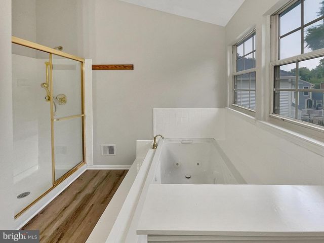 1 PEMBROOKE VIEW CT, Gaithersburg, MD 20877