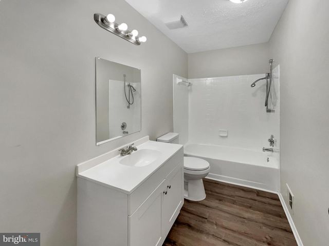 1 PEMBROOKE VIEW CT, Gaithersburg, MD 20877