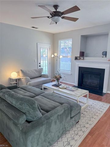 242 Bailey Park DR, Hampton, VA 23669