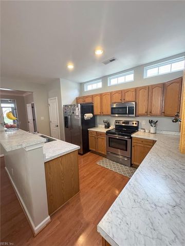 242 Bailey Park DR, Hampton, VA 23669