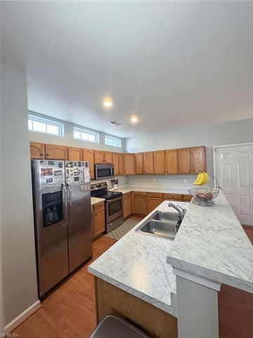 242 Bailey Park DR, Hampton, VA 23669
