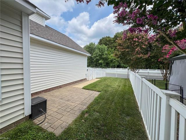 242 Bailey Park DR, Hampton, VA 23669