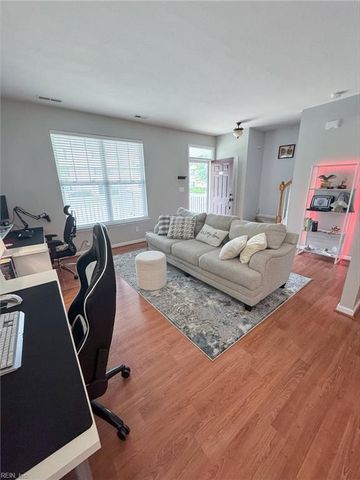 242 Bailey Park DR, Hampton, VA 23669