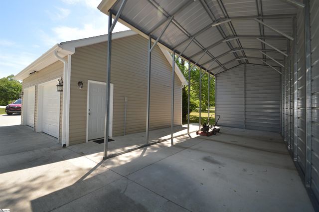 2500 S Blackstock Road, Landrum, SC 29356