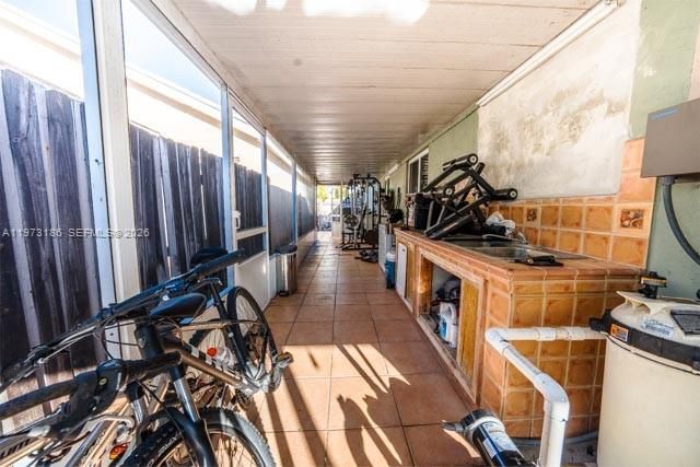 15568 SW 138th Pl, Miami, FL 33177