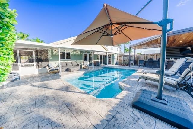 15568 SW 138th Pl, Miami, FL 33177