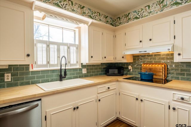 1921 Sterling Dr., Tyler, TX 75701