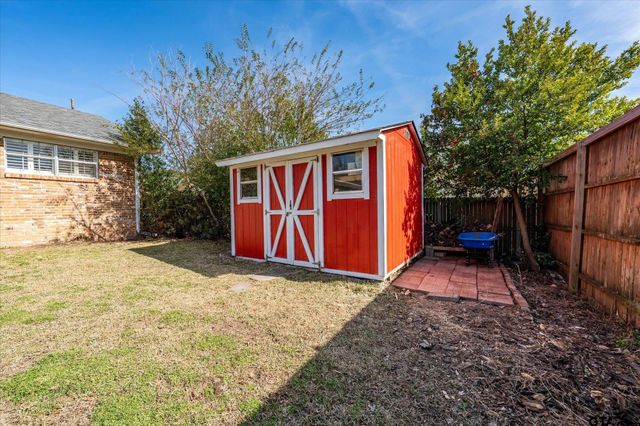 1921 Sterling Dr., Tyler, TX 75701