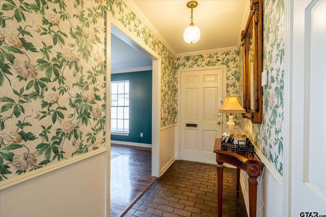 1921 Sterling Dr., Tyler, TX 75701