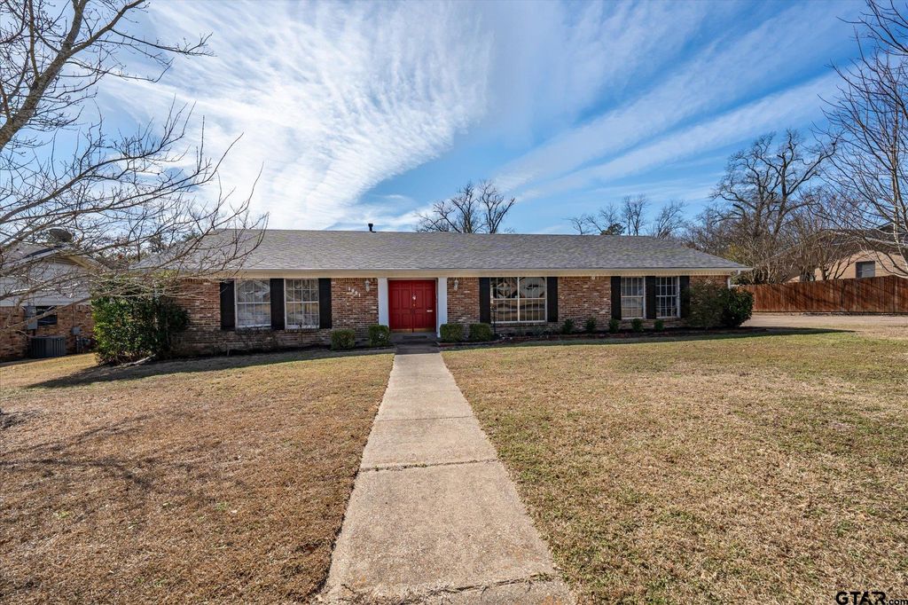 1921 Sterling Dr., Tyler, TX 75701